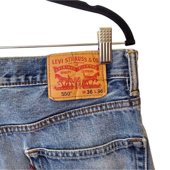 Levi's Light Wash 550 Distressed Jeans Size 36x36 - Picture 3 of 7